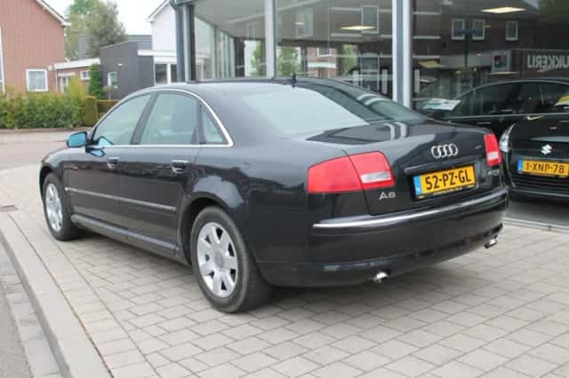 Audi A8 (2003) thumbnail 3