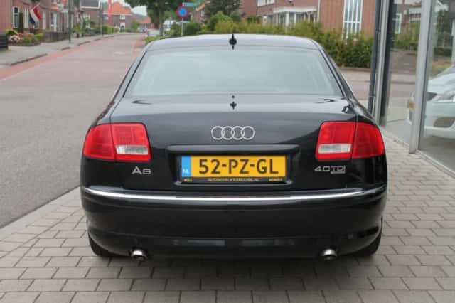 Audi A8 (2003) thumbnail 5
