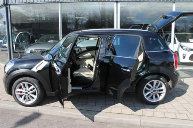 MINI Countryman (2013) thumbnail 3