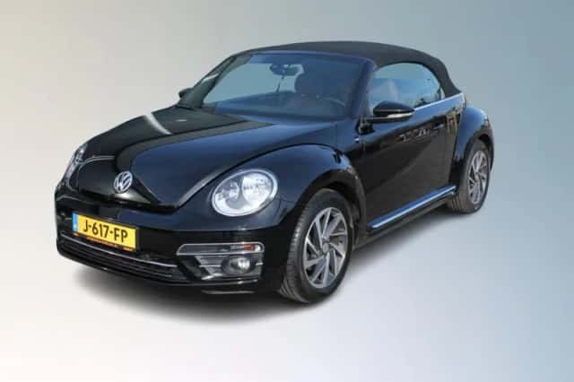 Volkswagen Beetle (2018) thumbnail 1