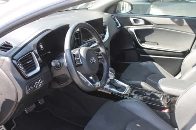Kia ProCeed (2020) thumbnail 5
