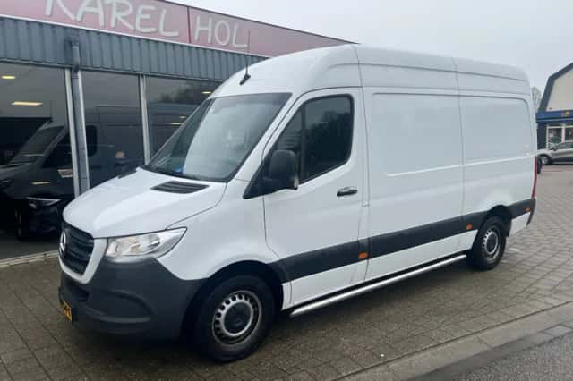 Mercedes-Benz Sprinter (2020) thumbnail 1