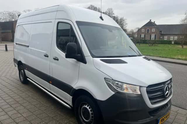 Mercedes-Benz Sprinter (2020) thumbnail 2