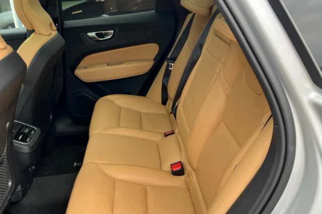 Volvo XC60 (2020) thumbnail 5
