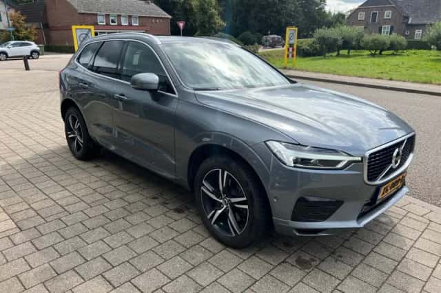 Volvo XC60 (2019) thumbnail 2