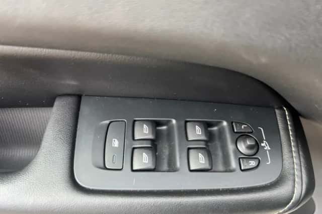 Volvo XC60 (2019) thumbnail 6