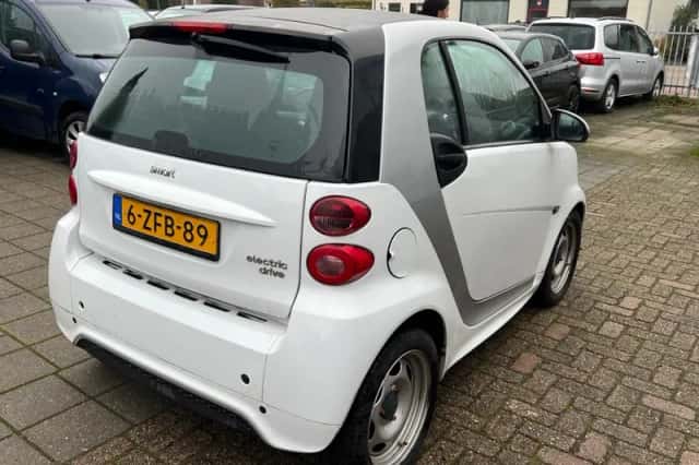 Smart ForTwo (2014) thumbnail 4