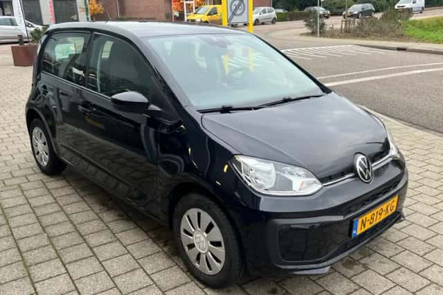 Volkswagen Up! (2021) thumbnail 2