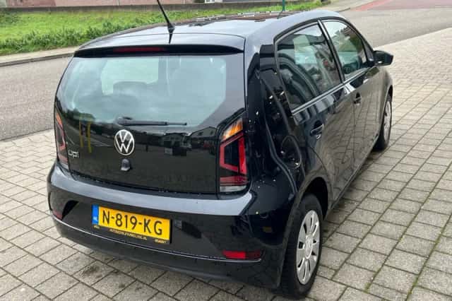 Volkswagen Up! (2021) thumbnail 3
