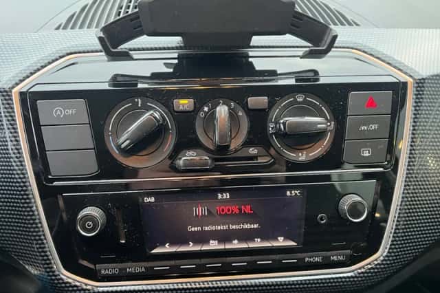 Volkswagen Up! (2021) thumbnail 6