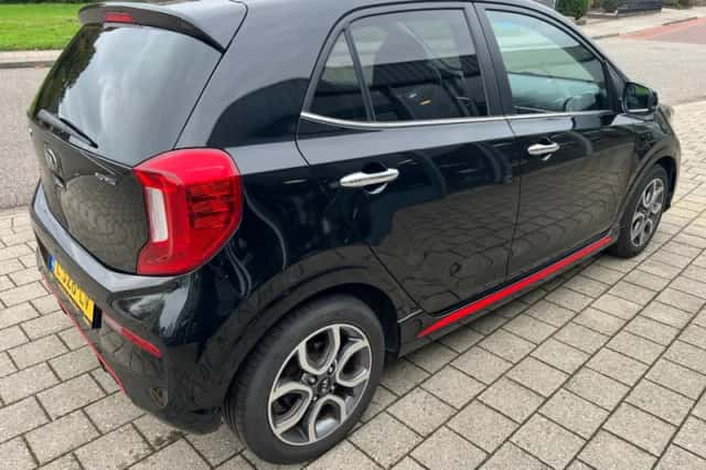 Kia Picanto (2021) thumbnail 3