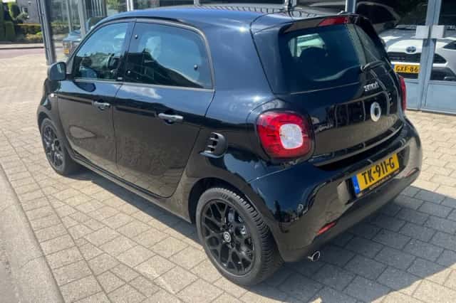 Smart ForFour (2018) thumbnail 4