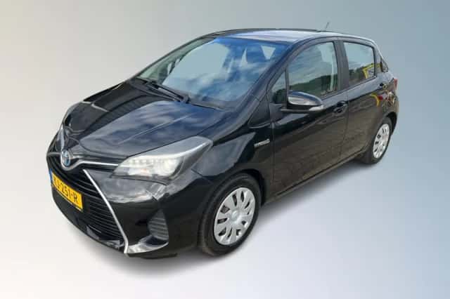 Toyota Yaris (2016) thumbnail 1