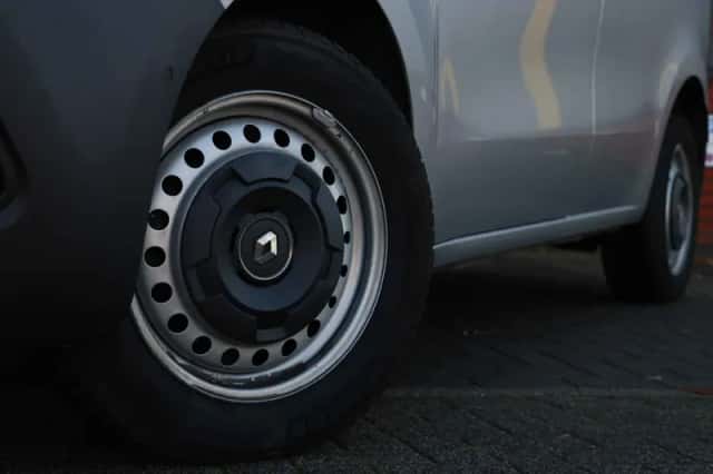 Renault Kangoo (2024) thumbnail 2