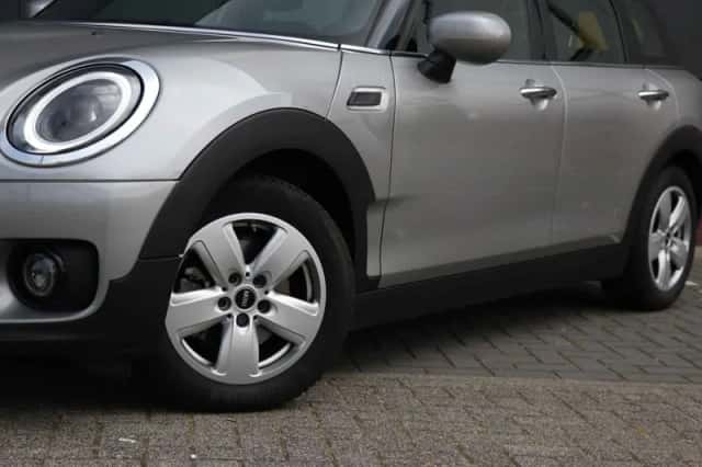 MINI Clubman (2023) thumbnail 3