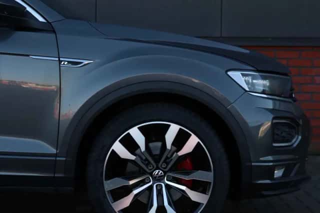 Volkswagen T-Roc (2019) thumbnail 3