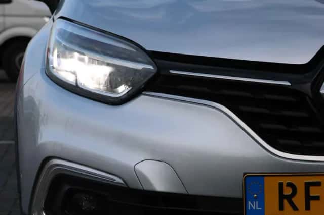 Renault Captur (2017) thumbnail 6