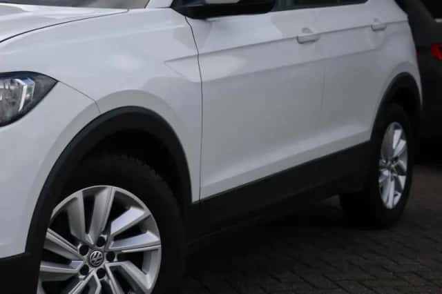 Volkswagen T-Cross (2019) thumbnail 2