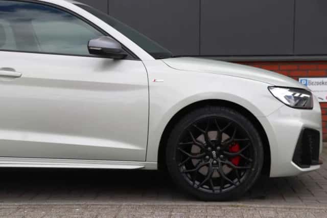 Audi A1 (2023) thumbnail 3
