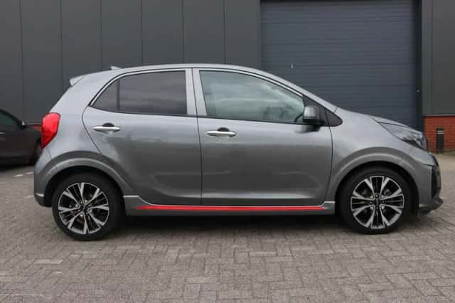 Kia Picanto (2023) thumbnail 3