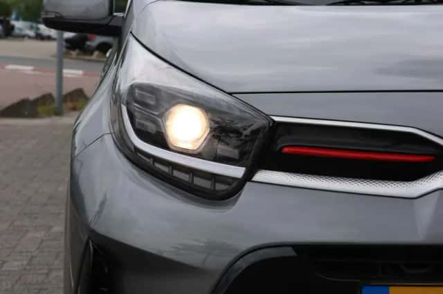 Kia Picanto (2023) thumbnail 5