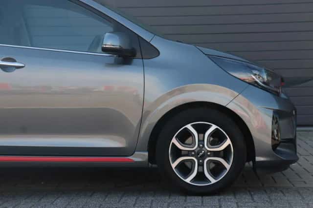 Kia Picanto (2022) thumbnail 4