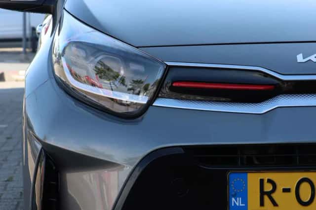 Kia Picanto (2022) thumbnail 6