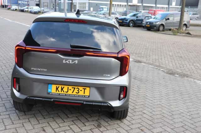 Kia Picanto (2024) thumbnail 4