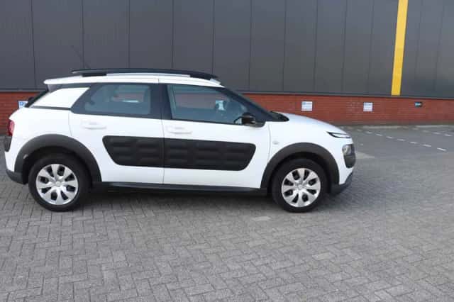 Citroën C4 Cactus (2017) thumbnail 3