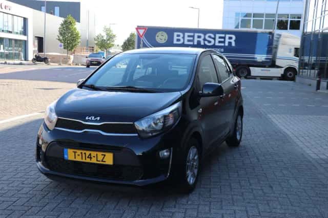 Kia Picanto (2023) thumbnail 4