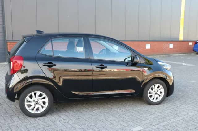 Kia Picanto (2023) thumbnail 5