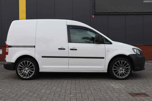 Volkswagen Caddy (2012) thumbnail 3