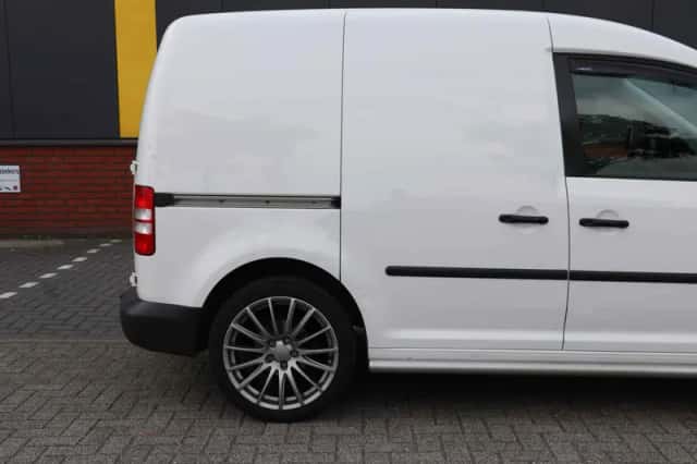 Volkswagen Caddy (2012) thumbnail 5