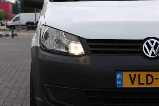 Volkswagen Caddy (2012) thumbnail 6