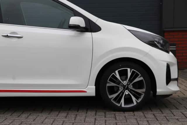 Kia Picanto (2022) thumbnail 4
