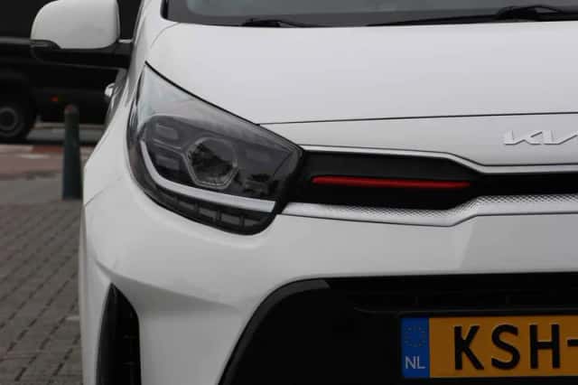 Kia Picanto (2022) thumbnail 6