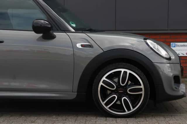 MINI Cooper (2015) thumbnail 4