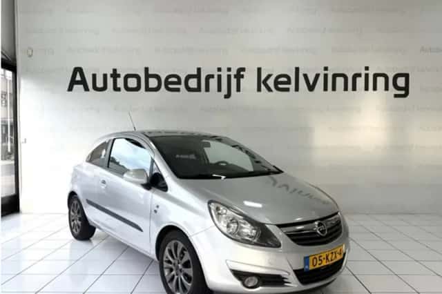 Opel Corsa (2010) thumbnail 3