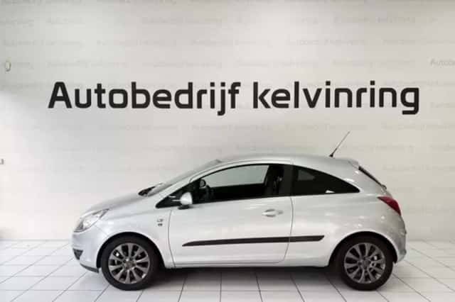 Opel Corsa (2010) thumbnail 6