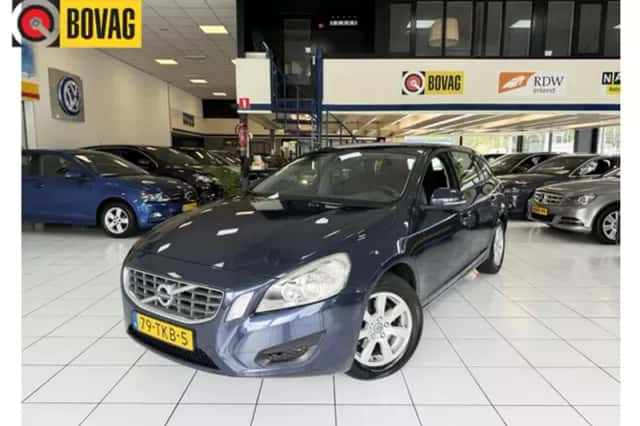 Volvo V60 (2012) thumbnail 1