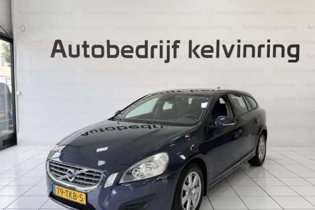Volvo V60 (2012) thumbnail 2