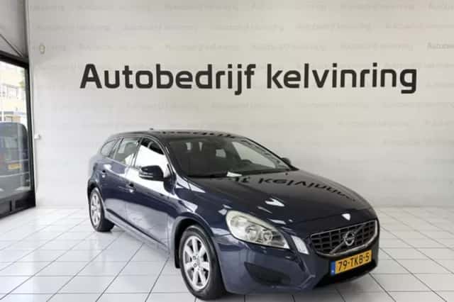 Volvo V60 (2012) thumbnail 3