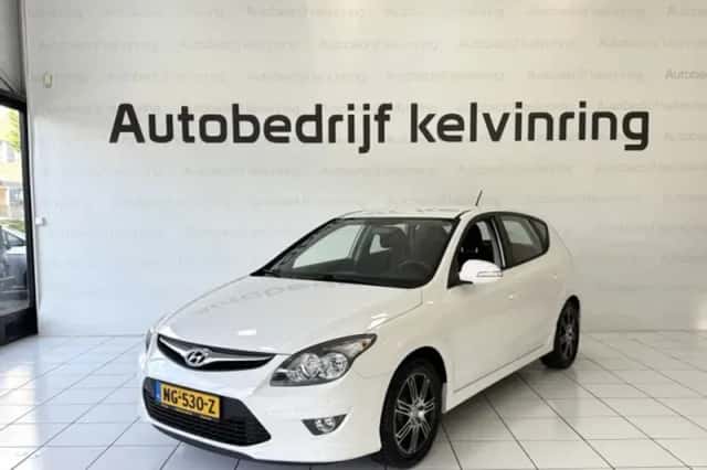 Hyundai i30 (2012) thumbnail 2