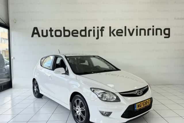 Hyundai i30 (2012) thumbnail 3