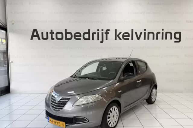 Lancia Ypsilon (2011) thumbnail 2