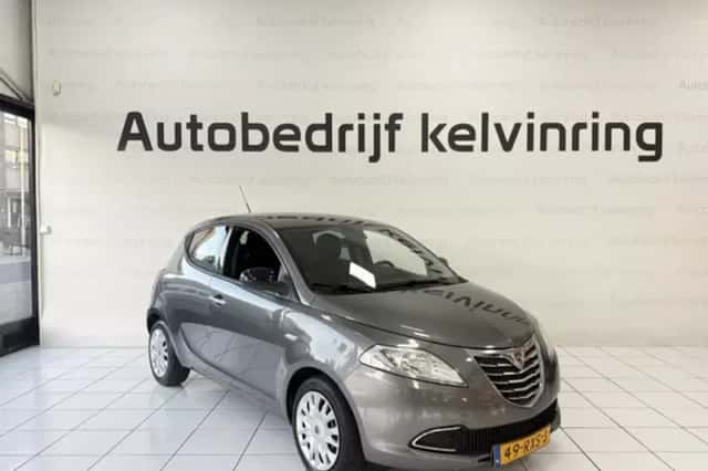 Lancia Ypsilon (2011) thumbnail 3