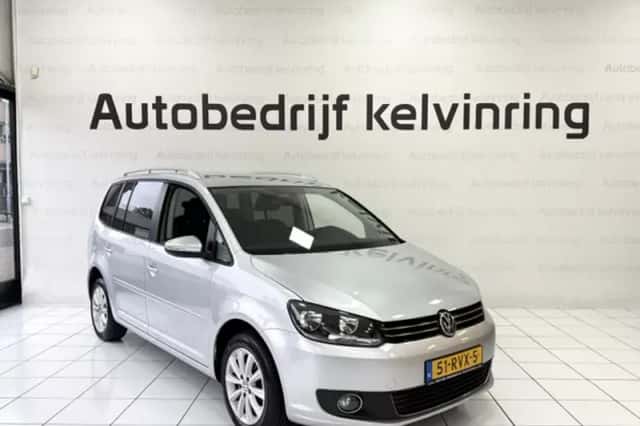 Volkswagen Touran (2011) thumbnail 3