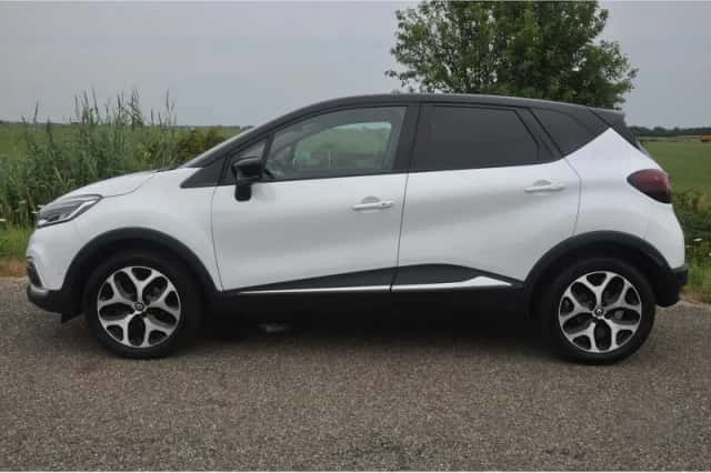 Renault Captur (2018) thumbnail 2