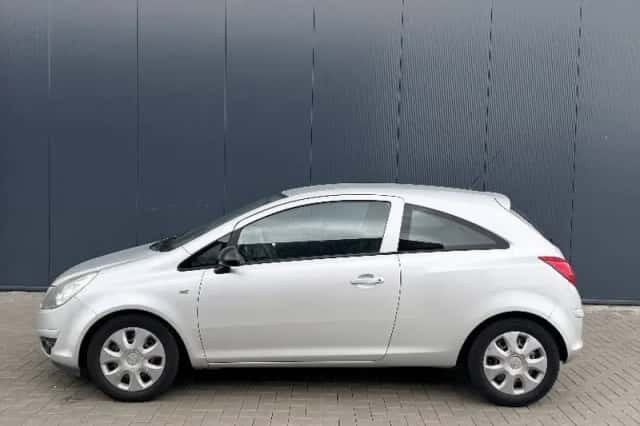 Opel Corsa (2008) thumbnail 2