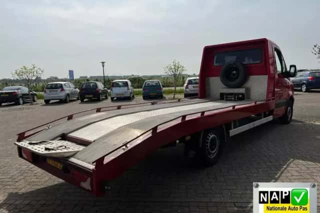 Volkswagen Crafter (2009) thumbnail 3